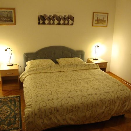 Centre Point Apartment Podgorica Room photo
