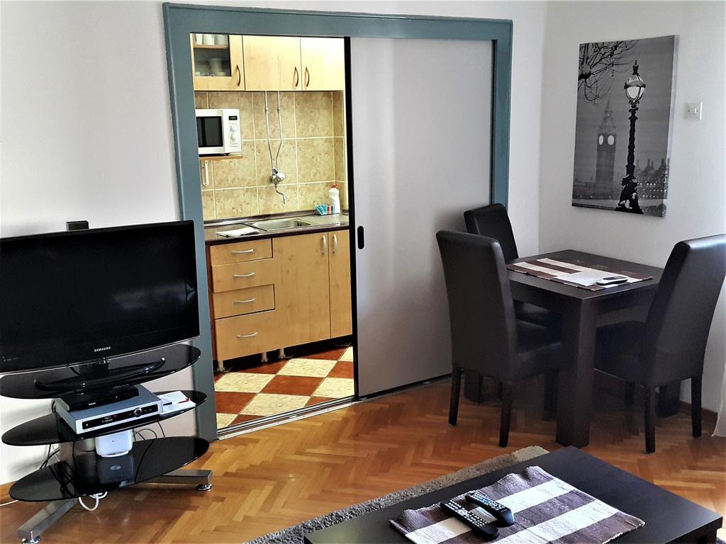 Centre Point Apartment Podgorica Exterior photo